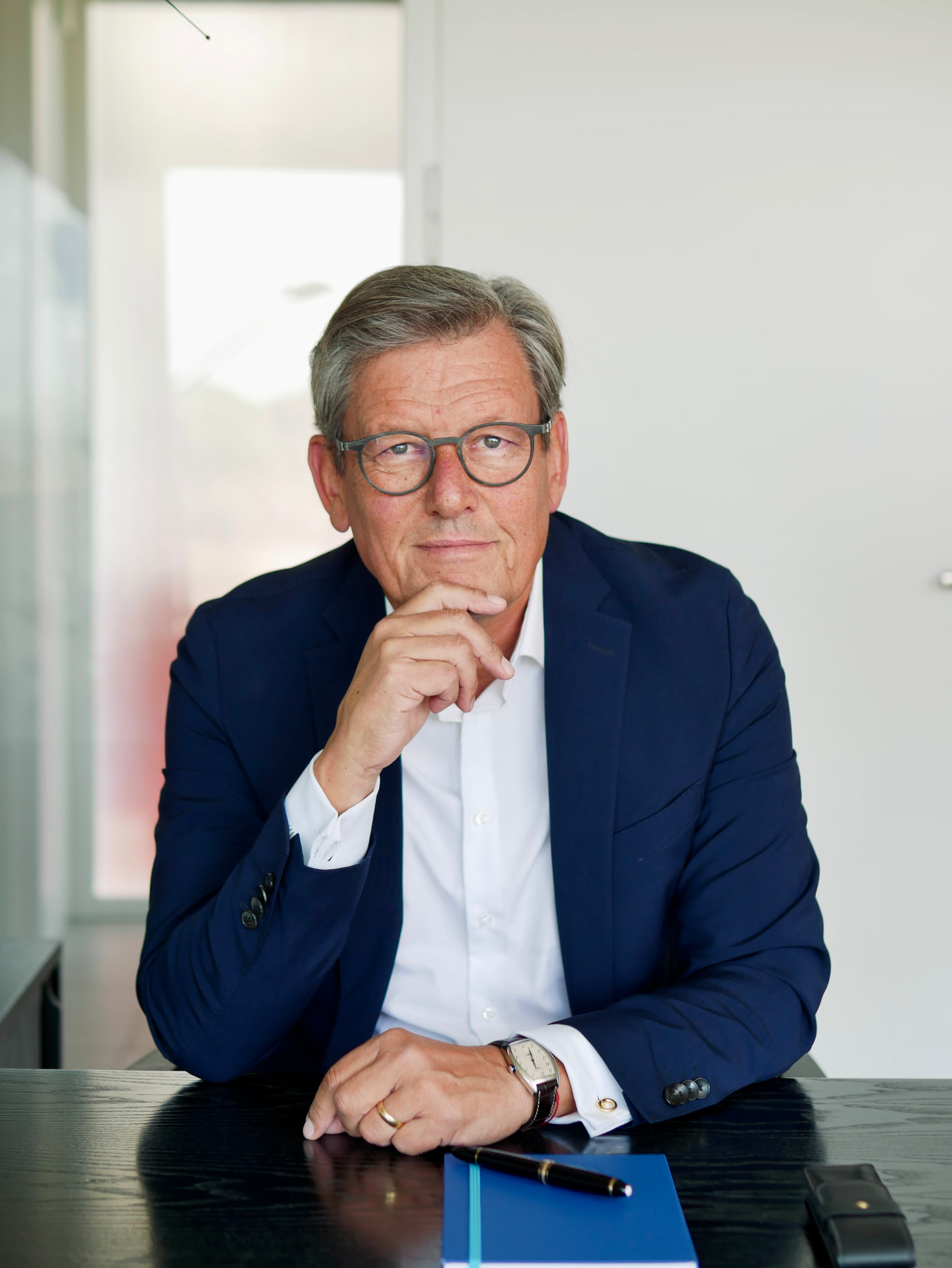 Robert Löffler, Executive Coach, im Porträt bei natürlichem Licht
